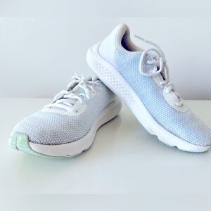 Under Armour White and Turquoise Sneakers Lightweight Comfort